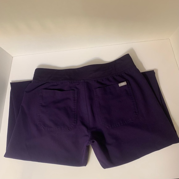 FIGS Livingston Basic Scrub Pant Technical Collection Purple Plum Size Small - Picture 9 of 14